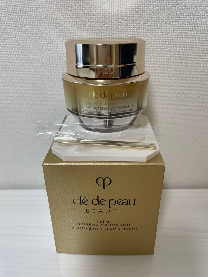 Cle de peauクレ　ド　ポー　ボーテ　クレームヴォリュミザント クリーム