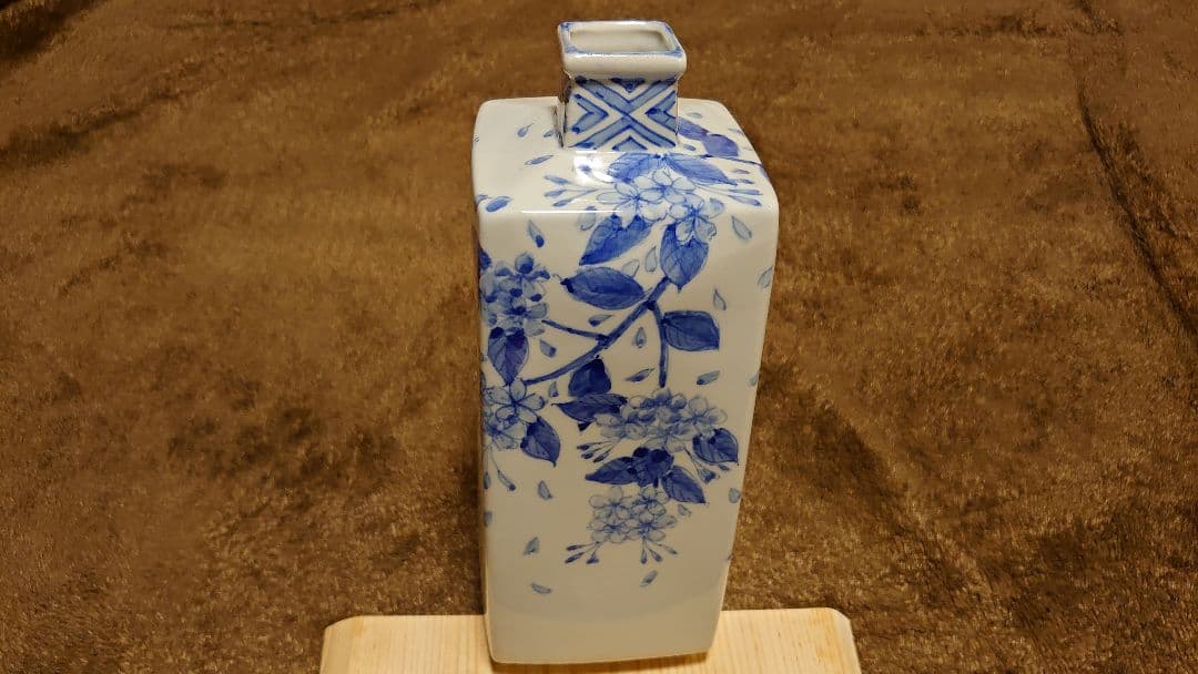 李朝　古染付　染付　古伊万里　伊万里　小壺　角壺　桜　１客