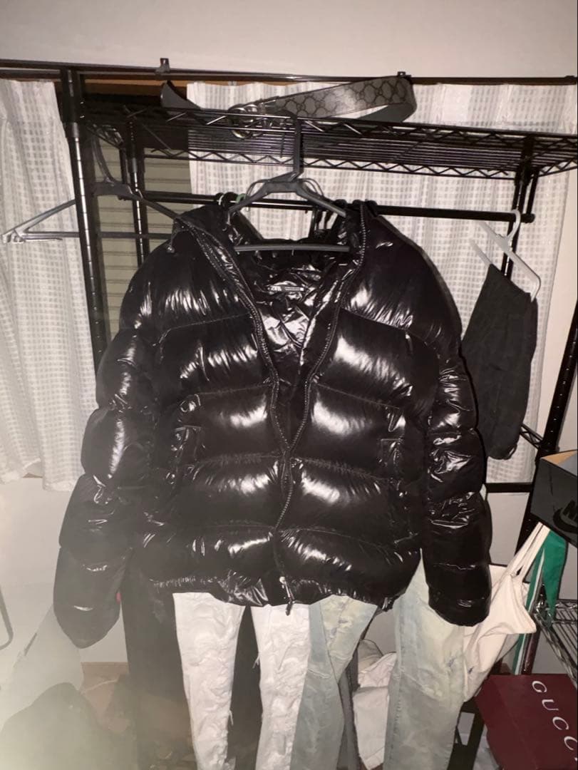 Zara 光沢ダウン テカテカダウン Mブラック　美品　moncler