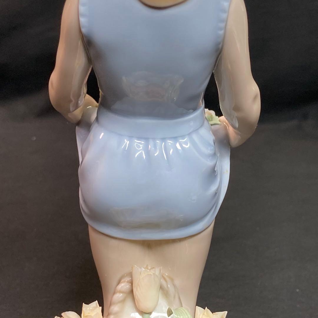 リヤドロ スカートに花いっぱい No.1284