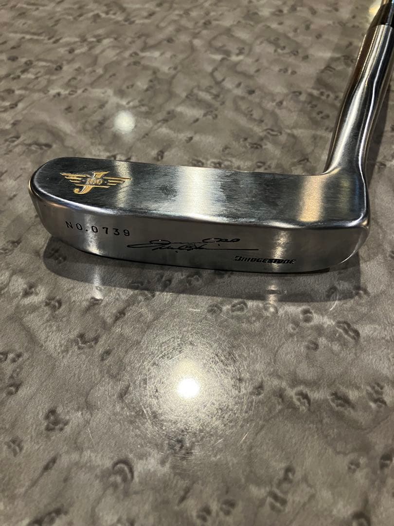 尾崎将司記念盾付きパター