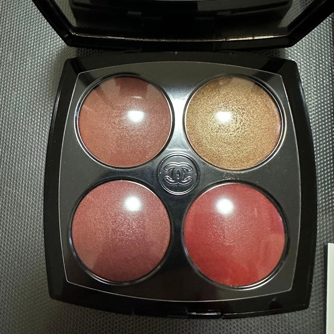 CHANEL レキャトル　ルージュユーエジュ