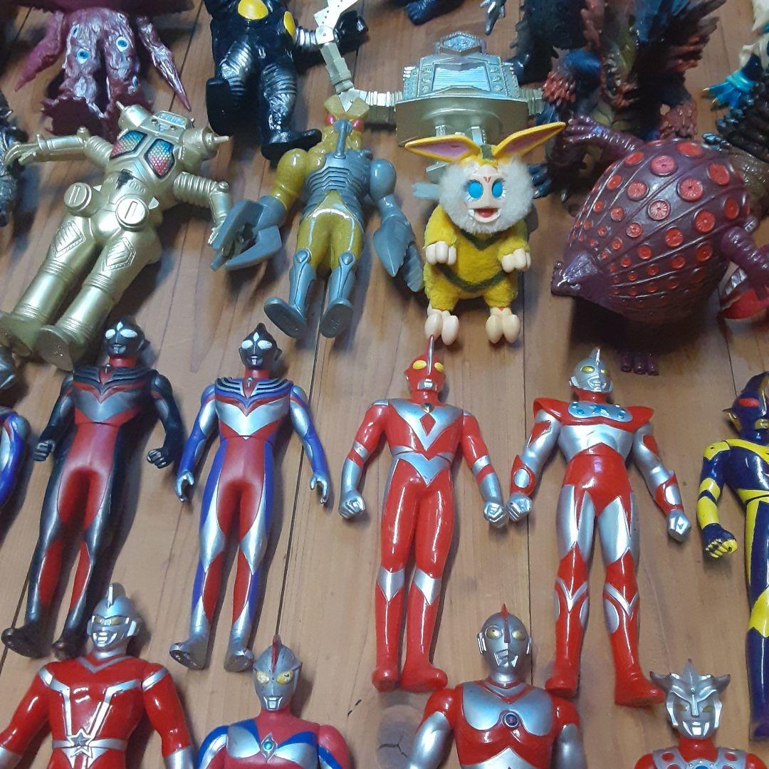 ウルトラマンフィギュアと怪獣フィギュアセット