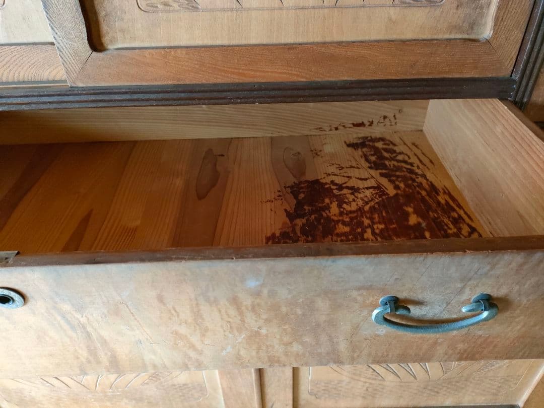 レトロな箪笥　幅122cm 高さ170cm 奥行42cm