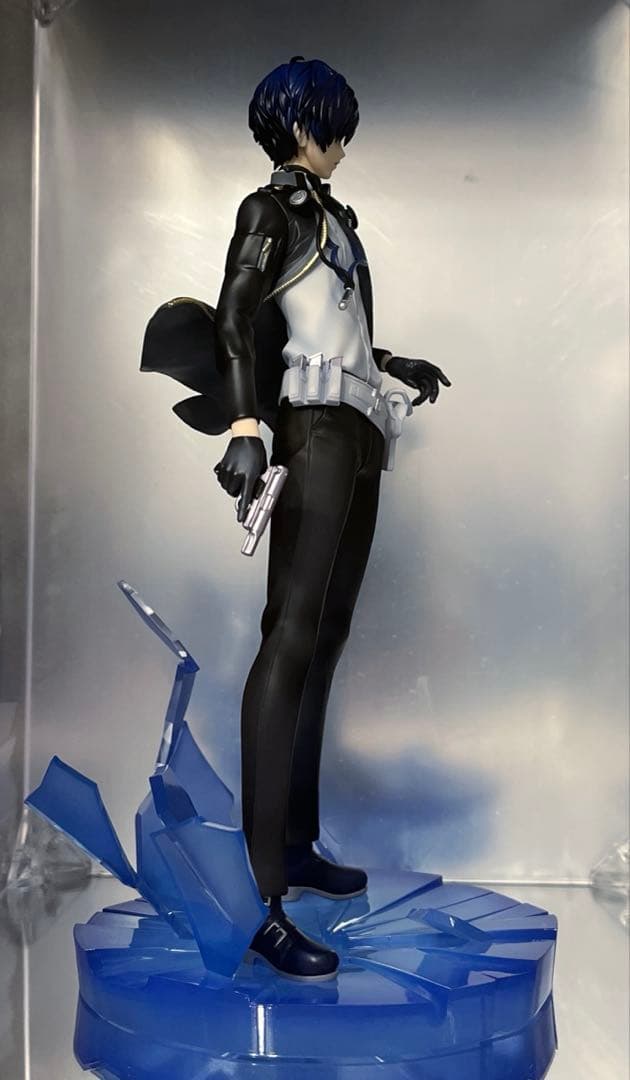 ペルソナ3リロード P3R 主人公 フィギュア　B2タペストリー付き