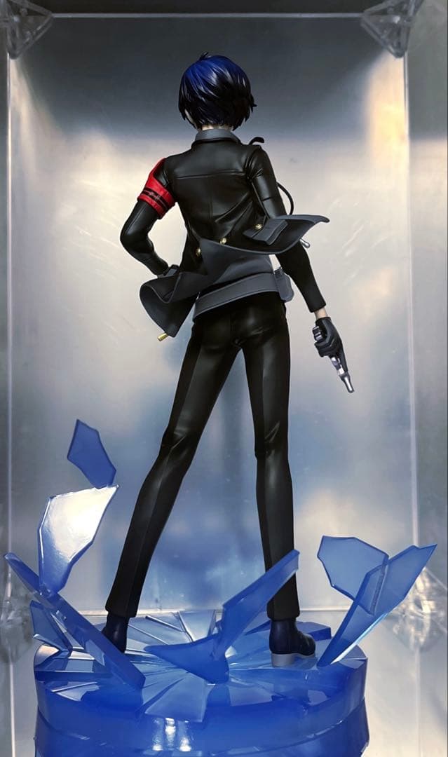 ペルソナ3リロード P3R 主人公 フィギュア　B2タペストリー付き