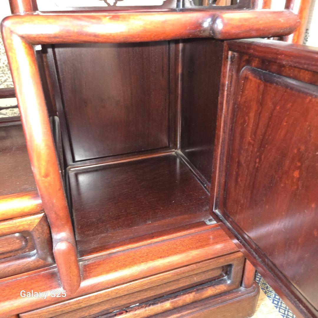 水屋箪笥　美しい彫刻の茶棚　飾り棚