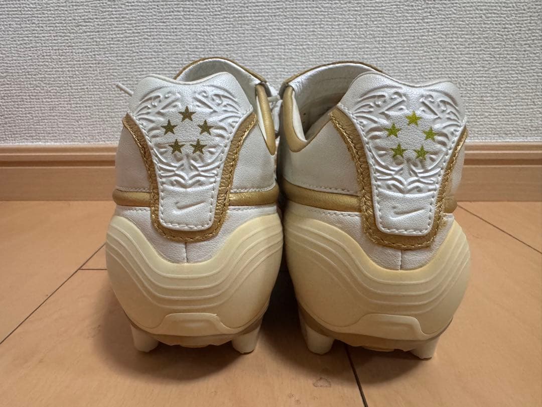 Nike エアレジェンド・スパイク ホワイト/ゴールド