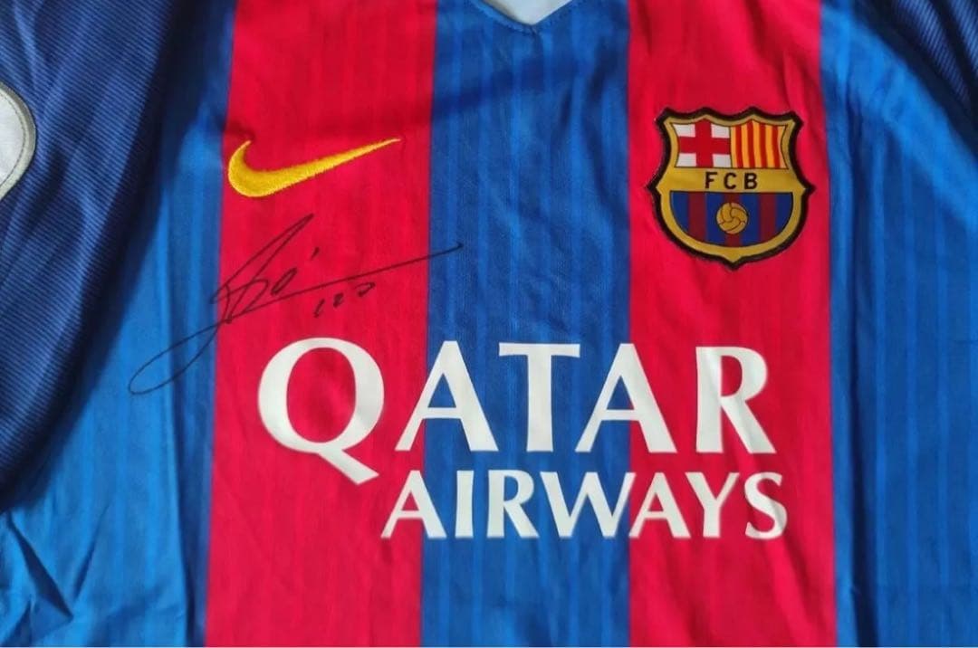 【メッシ直筆サイン入り3枚】 アルゼンチン代表•バルセロナユニフォームおまけ付き