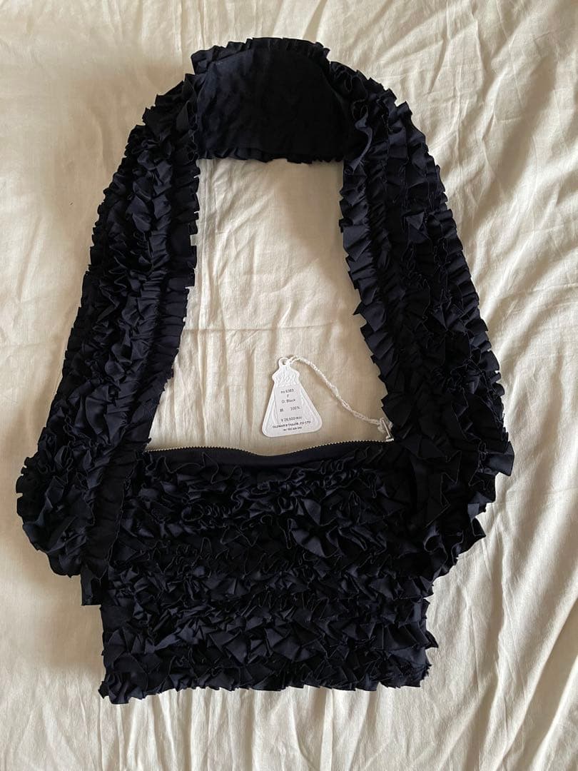 未使用R&D.M.CO- Ecru et pousse フリルボディバッグ(黒)