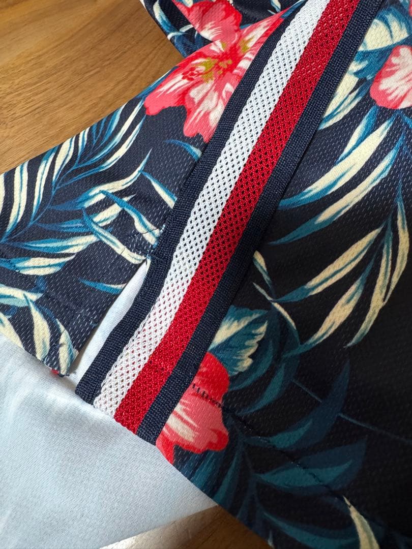 トミーヒルヒガー　ゴルフ　半袖　シャツ　花柄