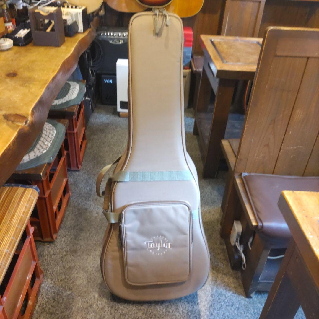Taylor 214ce エレアコ (管理キワ)