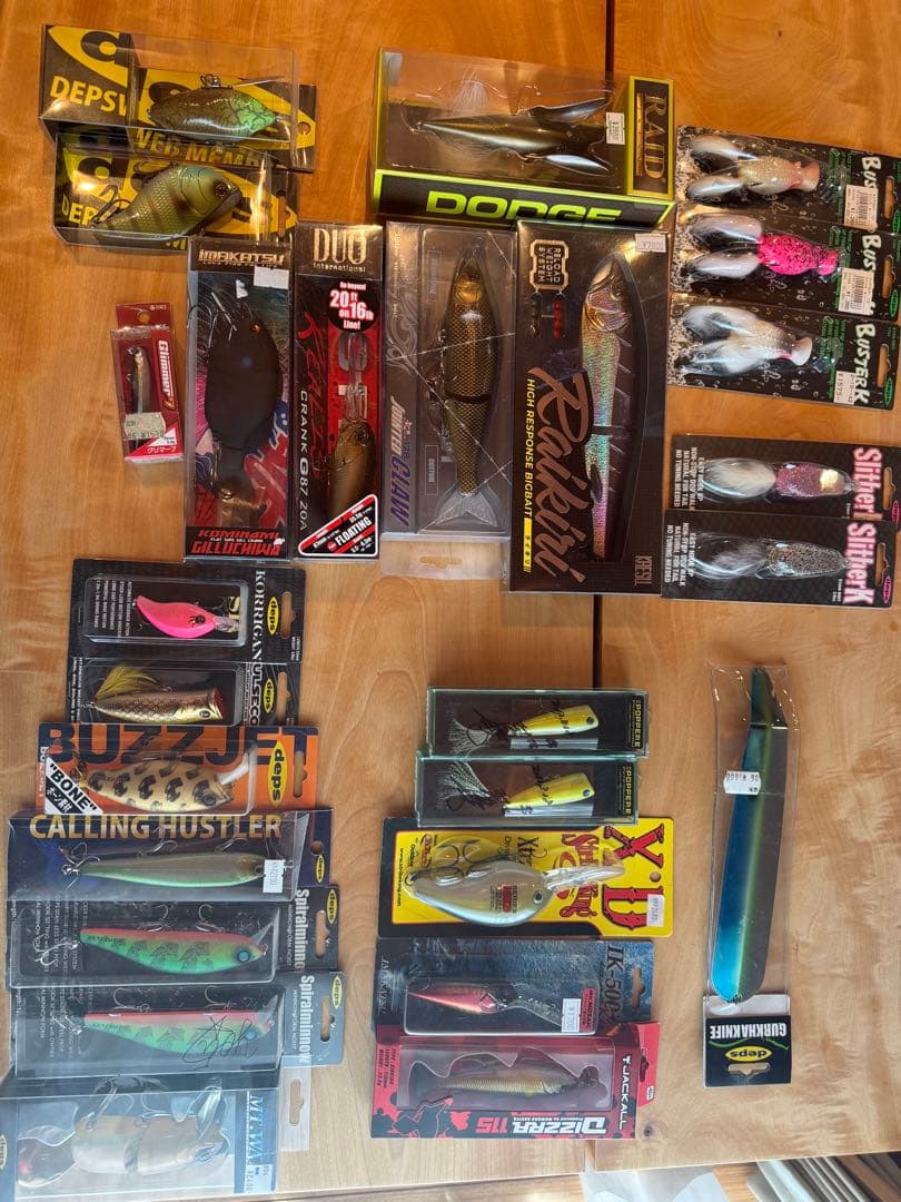 ルアーまとめ売り引退品 未使用品、限定ルアーあり タイニークラッシュ