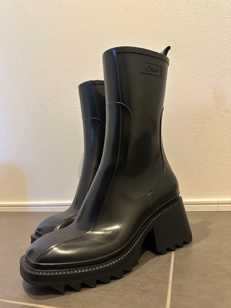 【美品】Chloé bettyレインブーツ 黒 86,900円
