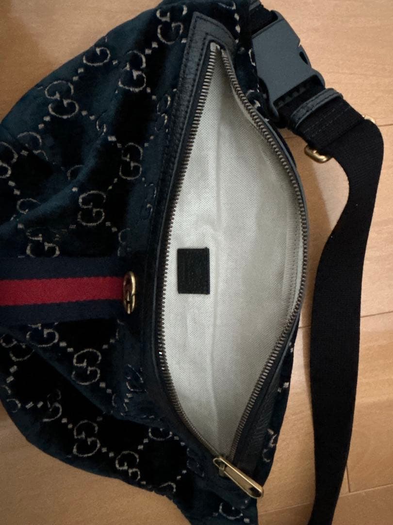 GUCCI ダークグリーン　ボディバッグ、ウエストポーチ