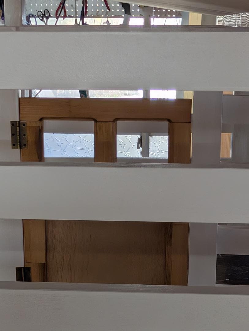 木製犬小屋 ホワイトとグリーンストライプ