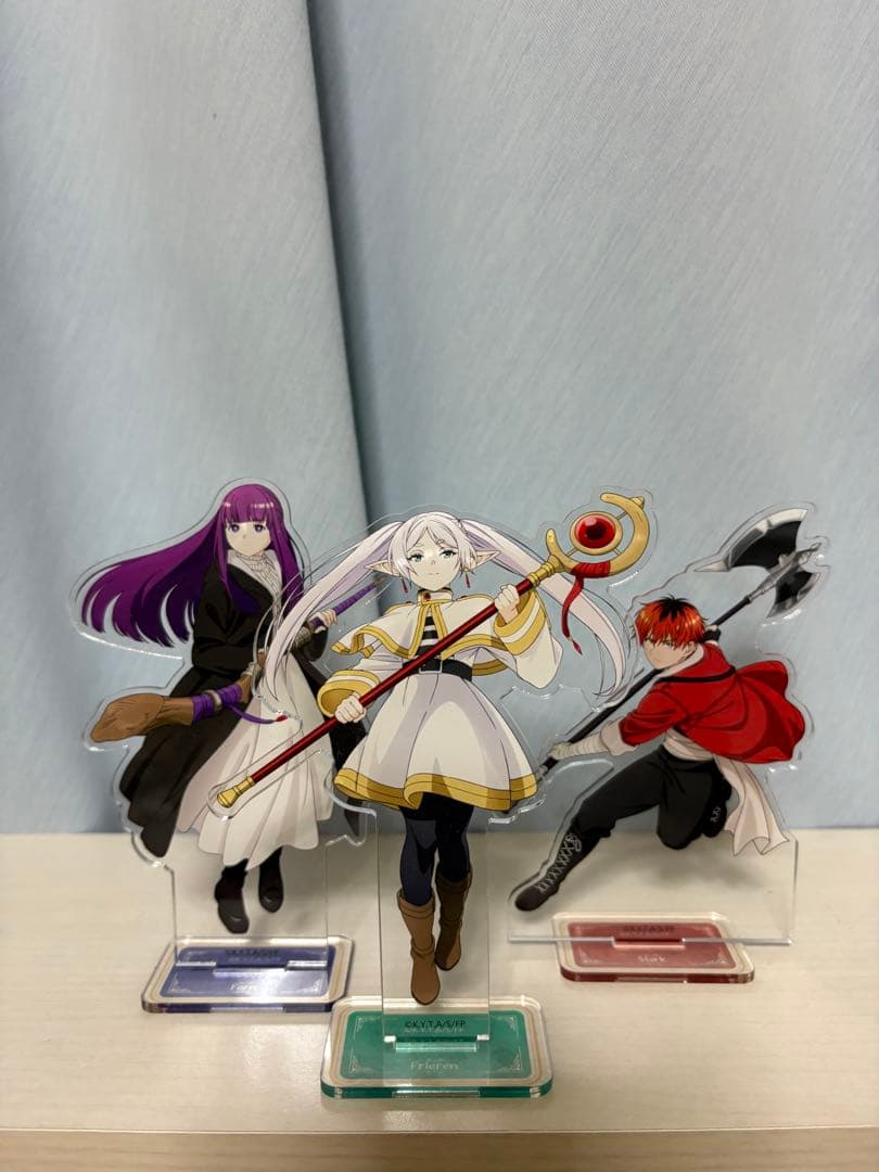 葬送のフリーレン　アクリルスタンド　フリーレン　フェルン　シュタルク