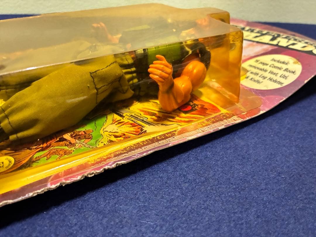 コマンドー シュワルツェネッガー アクションフィギュア コミック付き 1985年