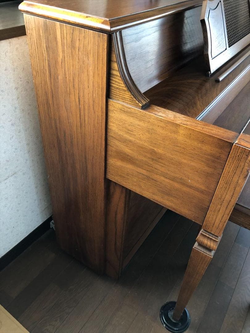 アメリカ製　アップライトピアノ　EVERETT エヴェレット　現状渡し　椅子付き