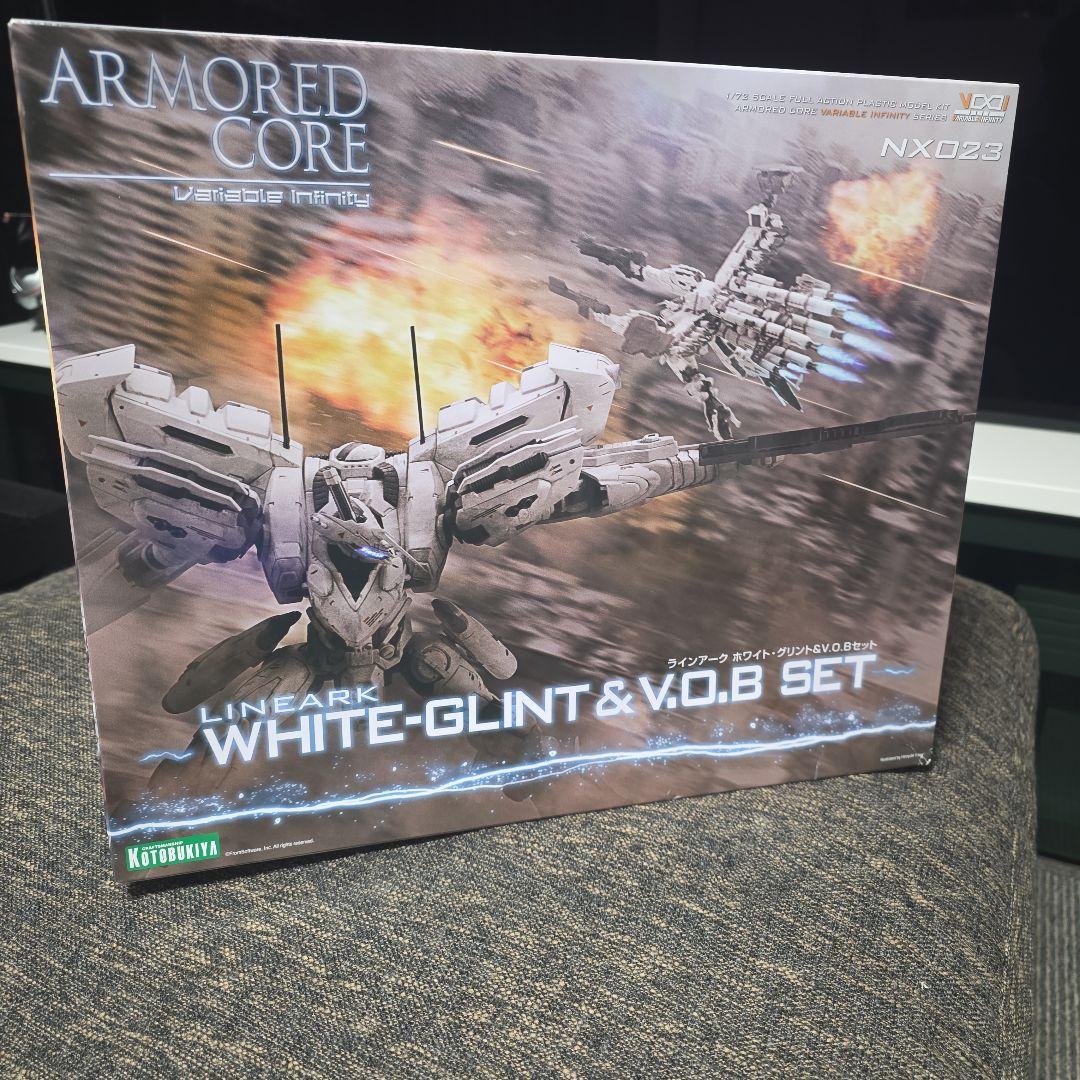 ア一マ一ド・コア ホワイト・グリント&V.O.Bセット