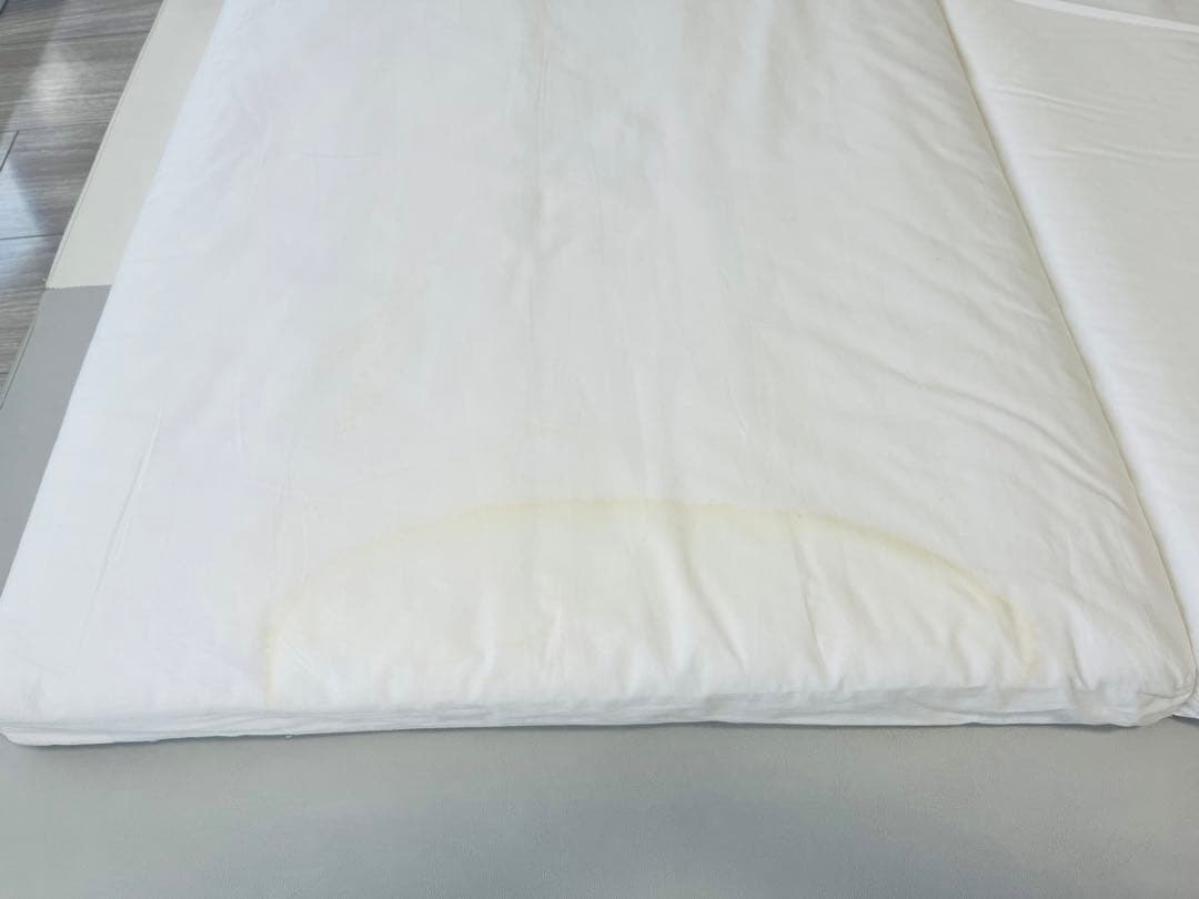 カトージ　ベビーベッド／敷布団2枚付き