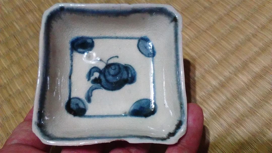 珍図！ヤドカリ　染付　入隅　四方豆皿・平盃（一対）