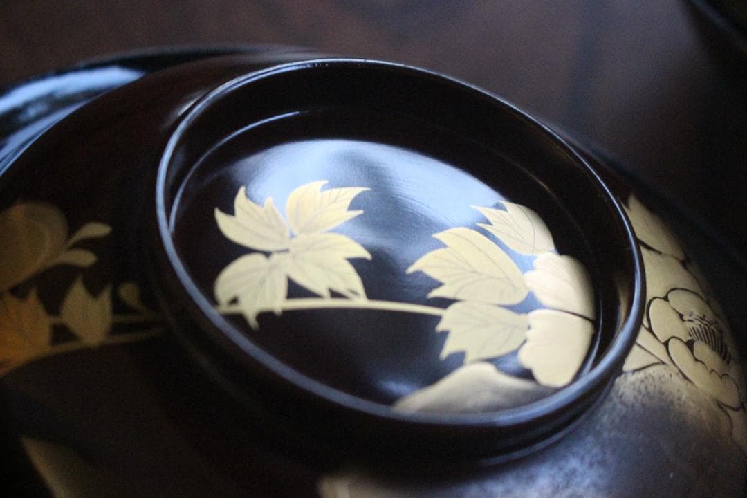 時代逸品！風情ある栗色漆に極上牡丹蝶蒔絵の映える大椀2点（検輪島塗蒔絵椀雑煮椀