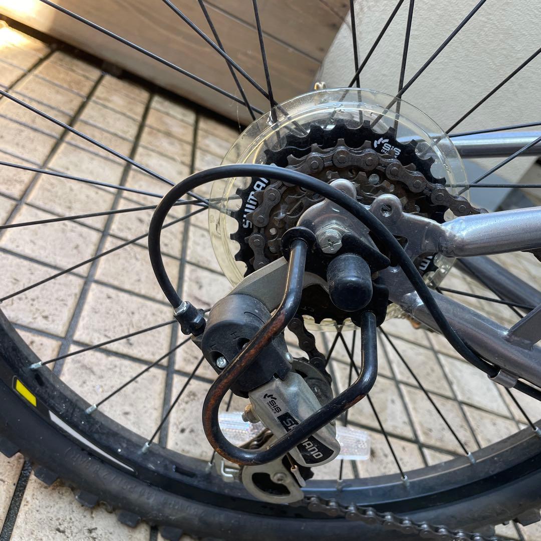 小学生3年生以上　キッズ用自転車 ブラックシルバー 6速ギア付　手渡希望