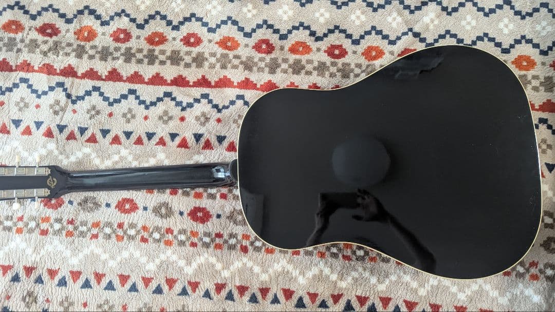 ギブソンJ-45　エボニーブラック