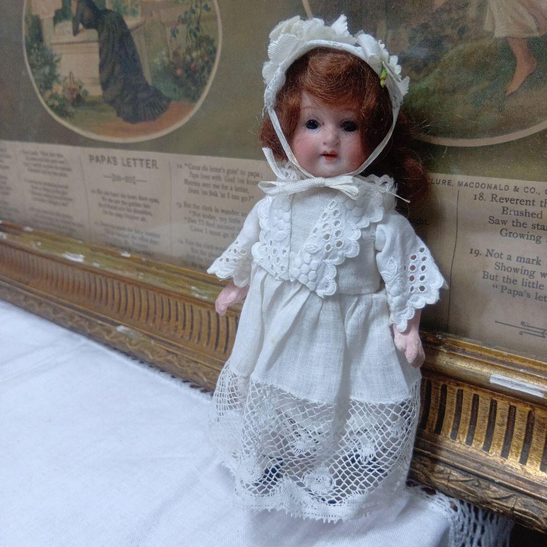 ♥ドイツからやって来た白いドレスがステキなアンティークビスクドール　ミニョネット
