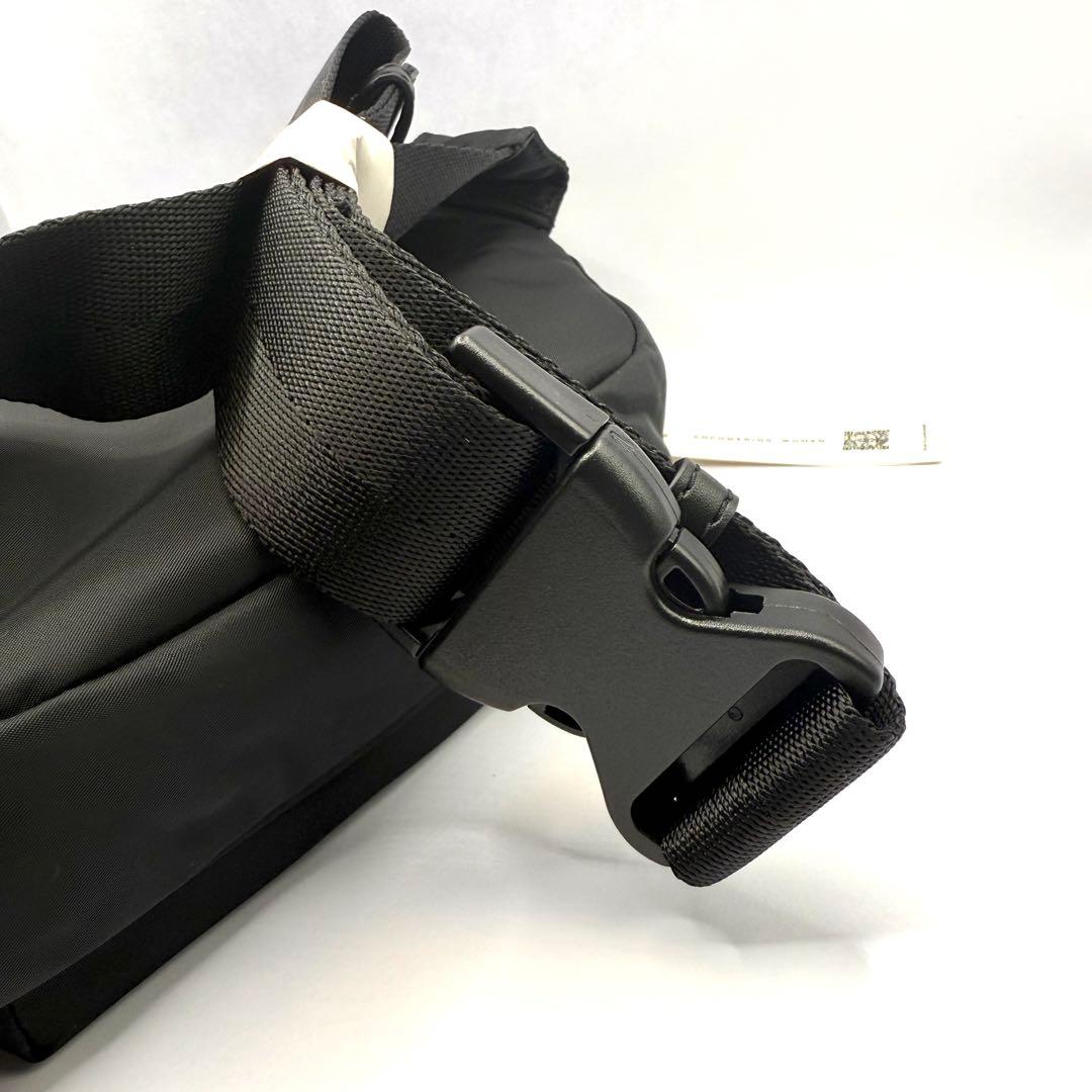【新品】トリーバーチ ウエストポーチ ボディバッグ ナイロン 黒 軽量