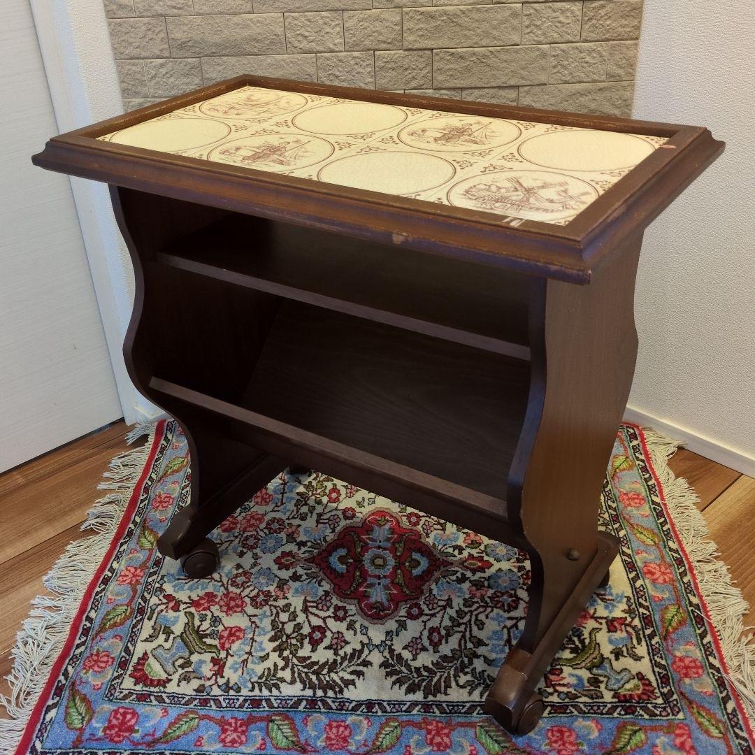 ドイツ製　天板タイル　木製　キャスター付マガジンラック　サイドテーブル