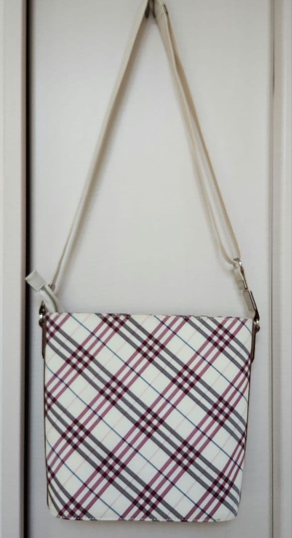 バーバリー ブルーレーベル　ショルダーバッグ　ノバチェック　ホワイト　ピンク
