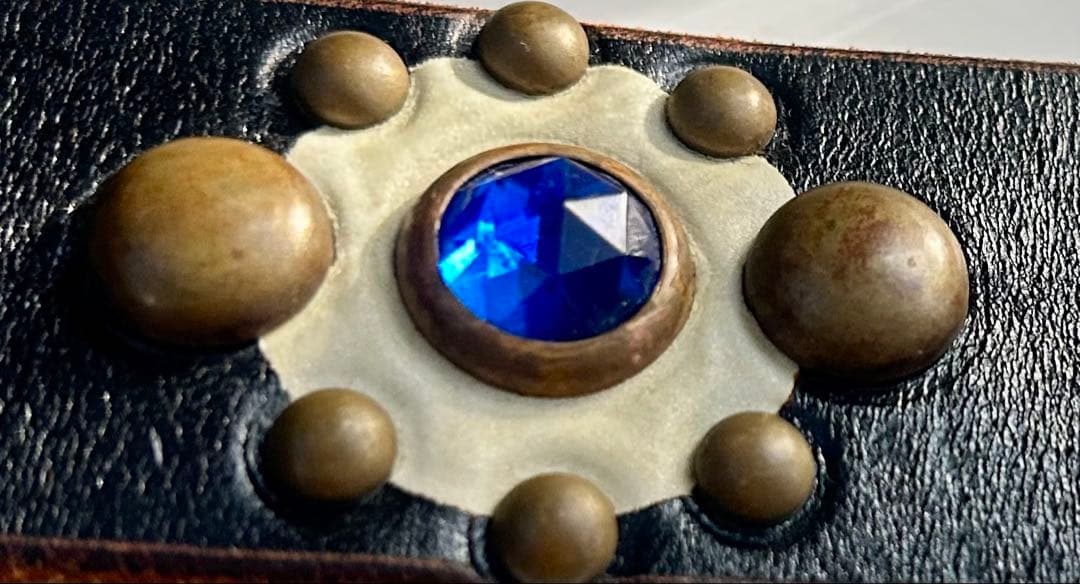 HTCスタッズカラーストーンベルト　新品未使用