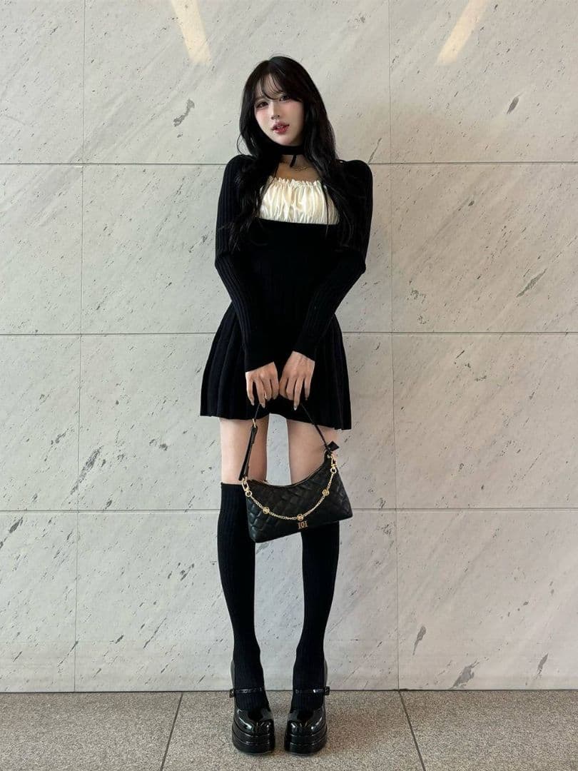 【新品】ダーリッチ ネックリボンデザインフレアニットミニワンピース 黒