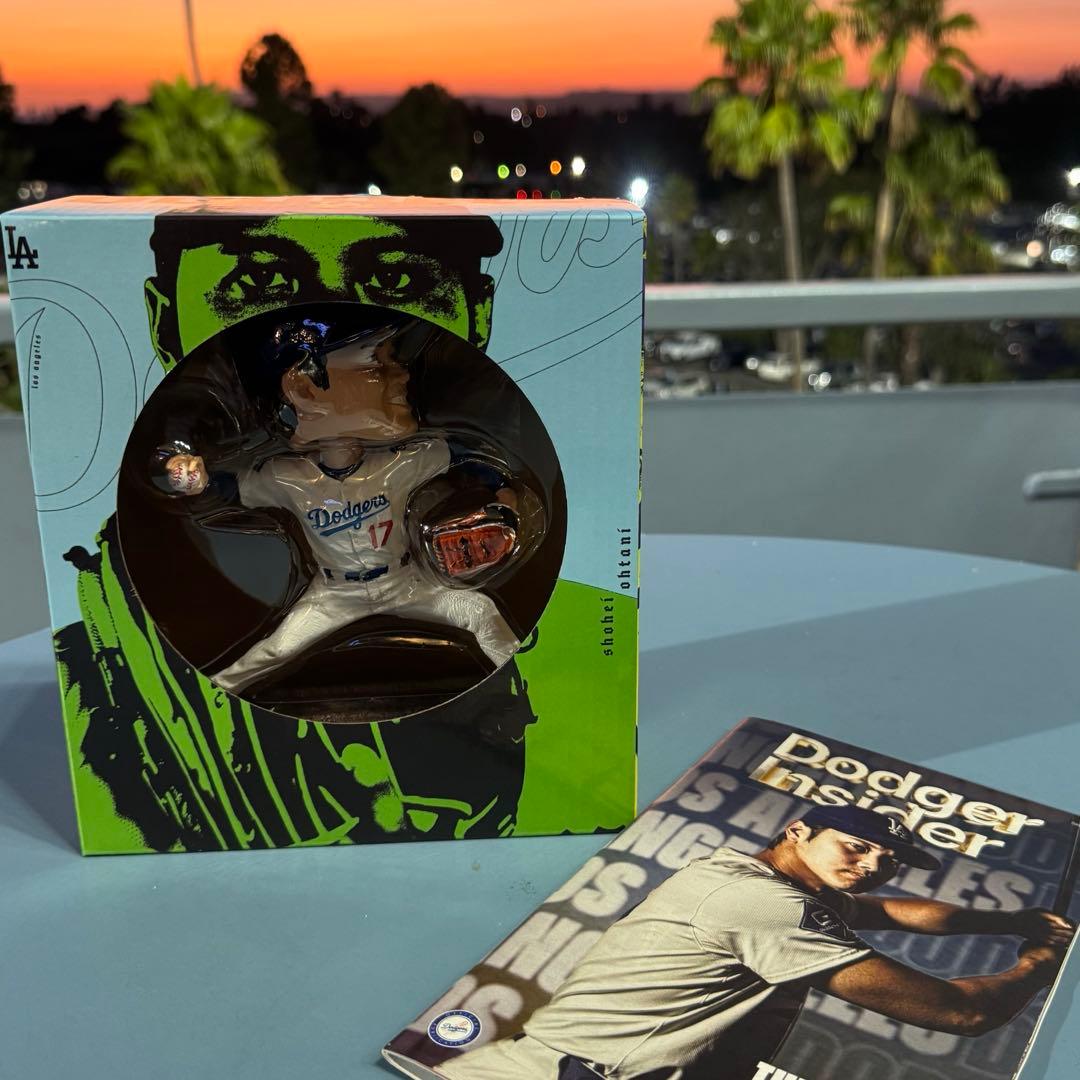 訳あり　大谷翔平　ボブルヘッド　投手　ドジャース　来場者限定　冊子付き