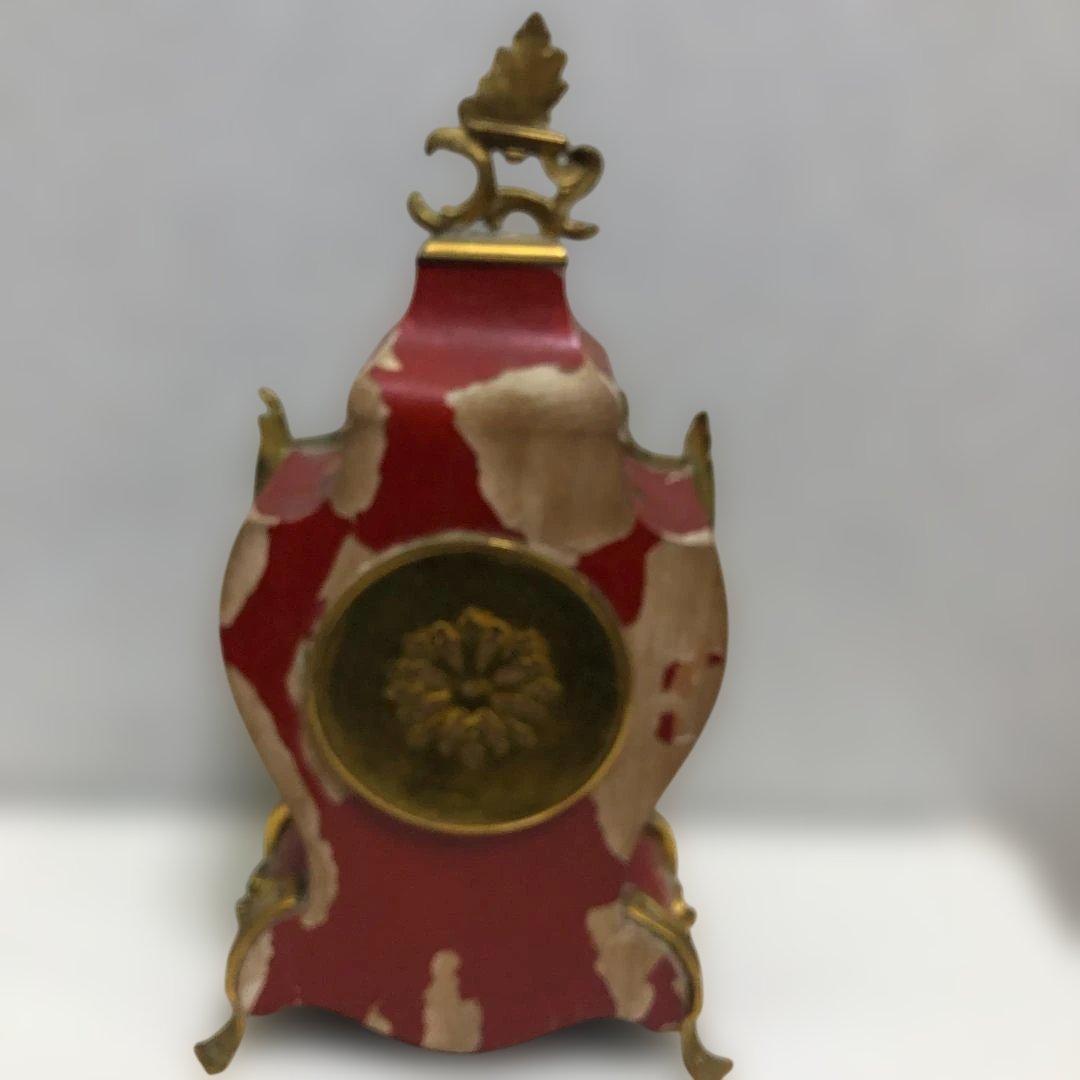 送料無料 アンティーク風 置時計 手巻き式 花模様 ゴールド装飾 251104