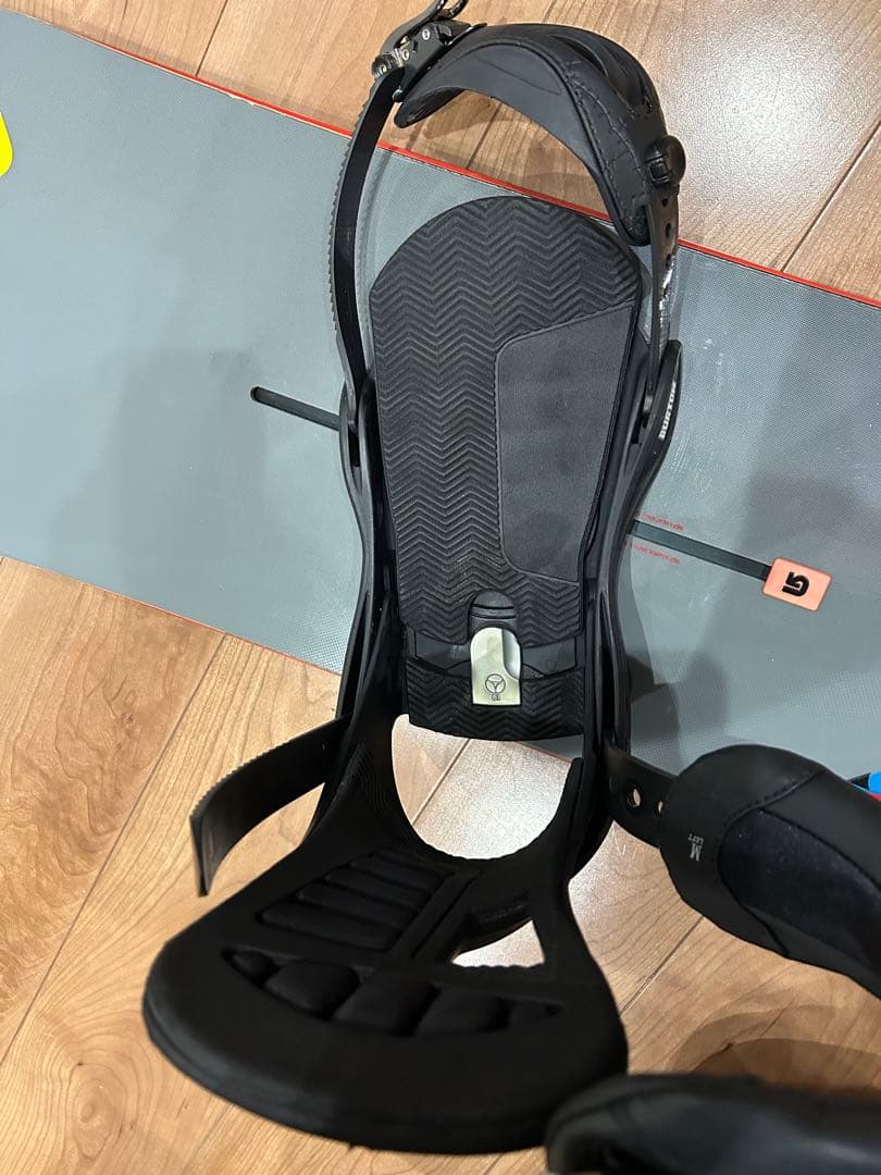 『ひで』burton process 55 flying v ビンディング