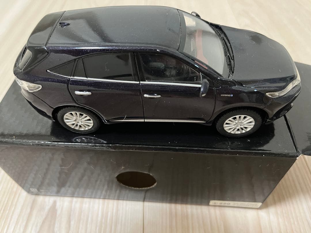 超貴重　トヨタハリアー60系　ミニカー　スパークリングブラックパール