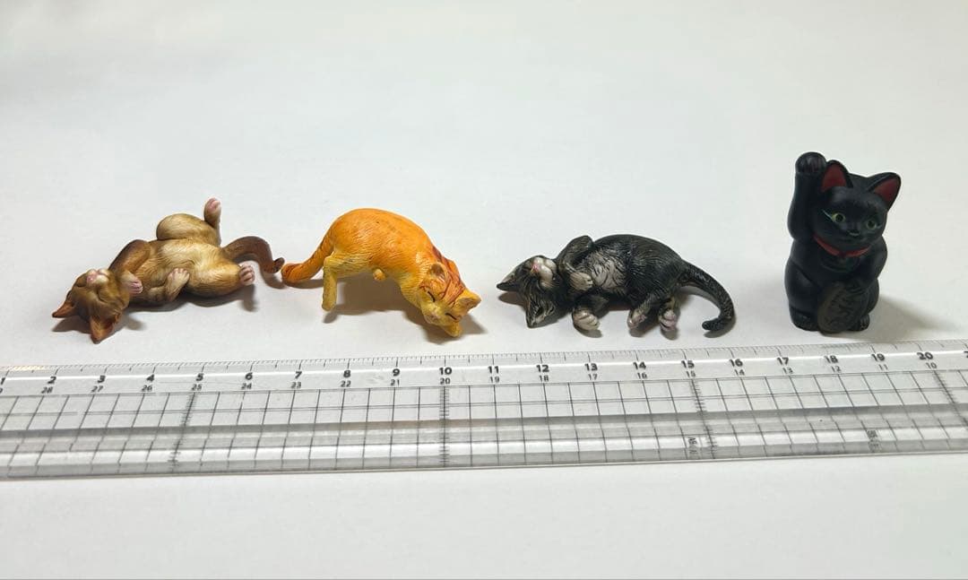 希少 猫 フィギュアと小物セット レア 鑑賞 ガチャ コレクション