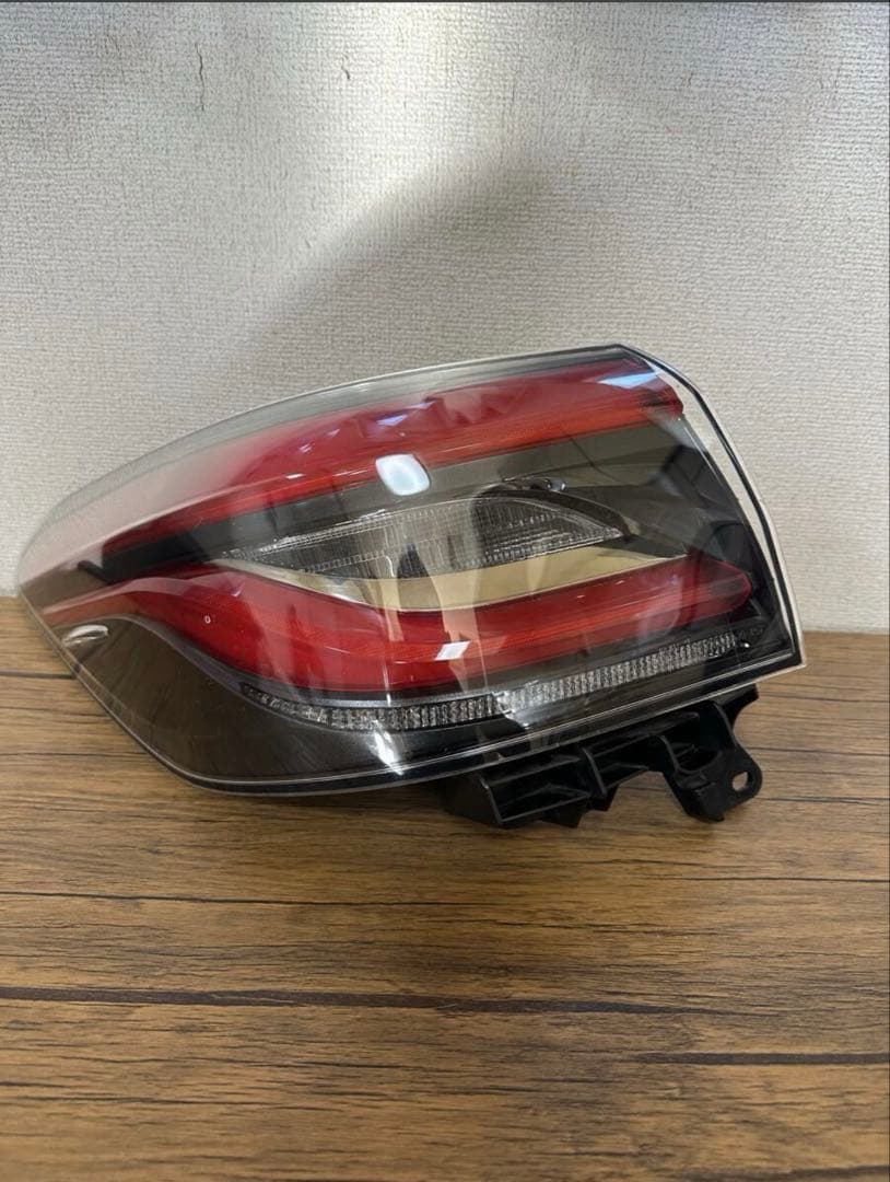 クラウン ARS220 GWS224 AZSH20 左テール 30-457 AL