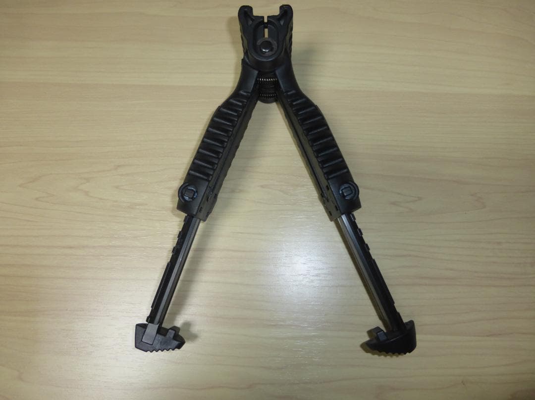 FAB Defense バイポッドグリップ T-POD クイックリリース