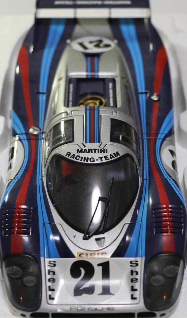 貴重オートアート　 ポルシェ９１７ロングテール　１９７１　1/18 　中古品