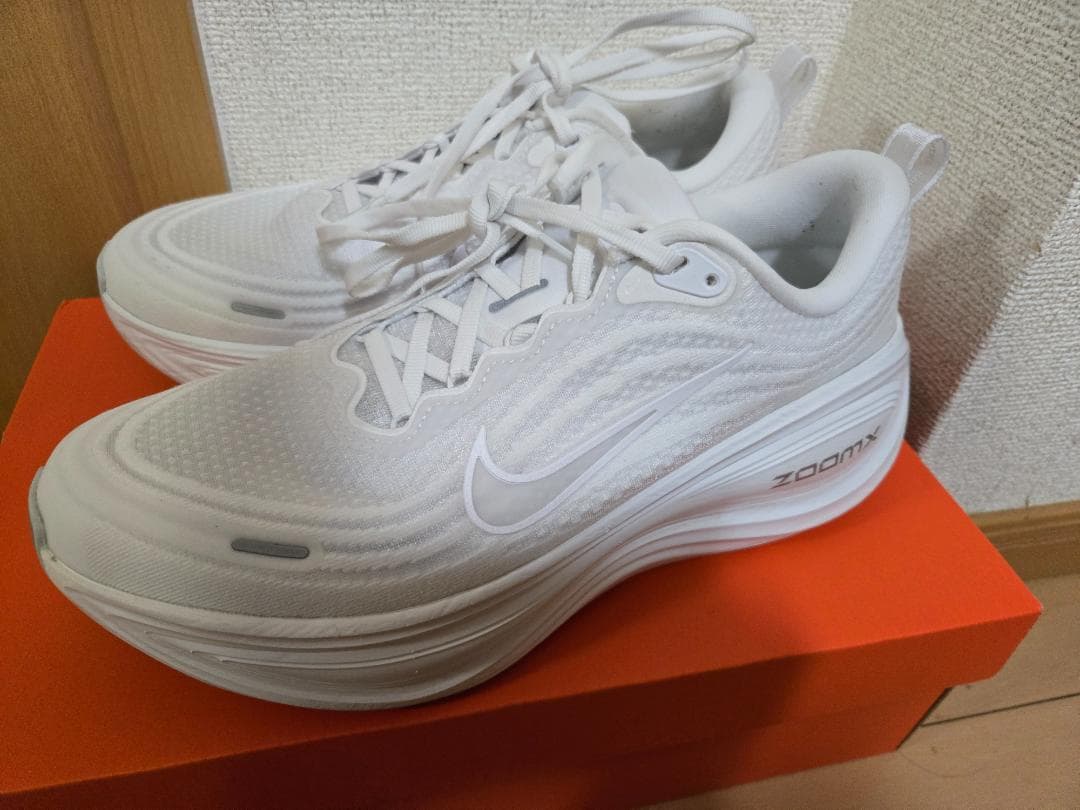 【中古】NIKE ナイキ ボメロプラス メンズ 26.5cm ホワイト
