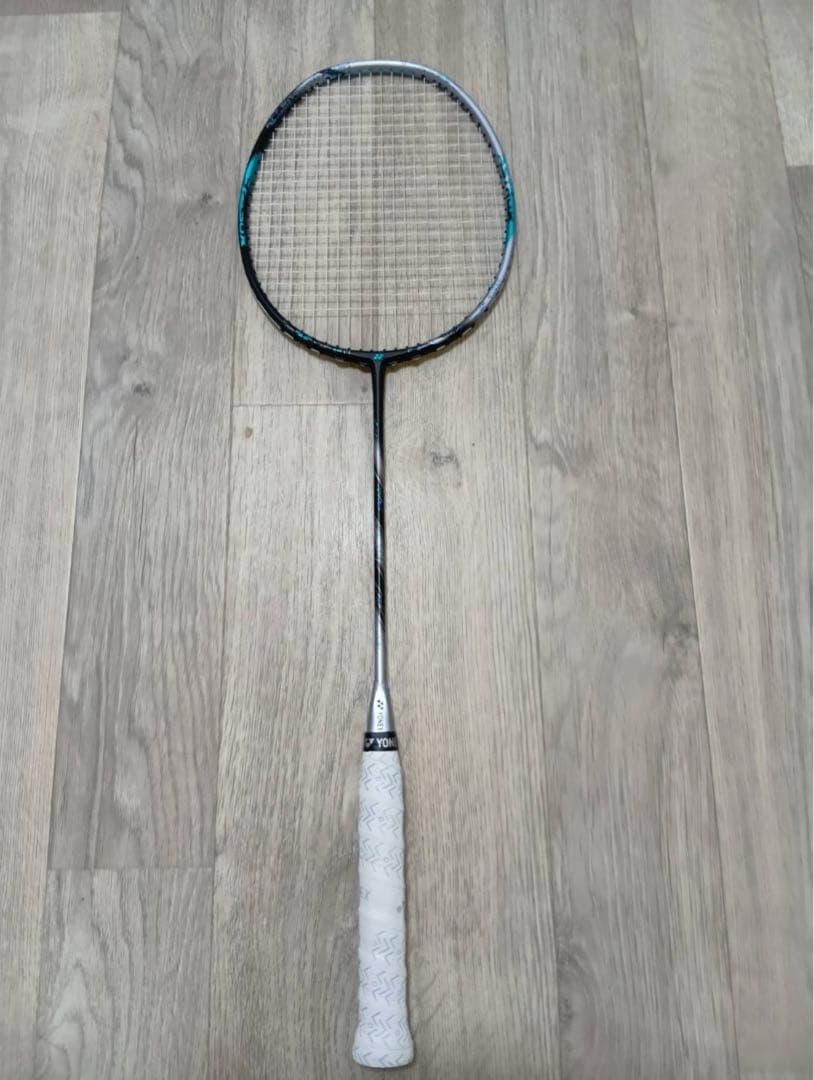 バドミントンラケット アストロクス88D PRO　3U G6