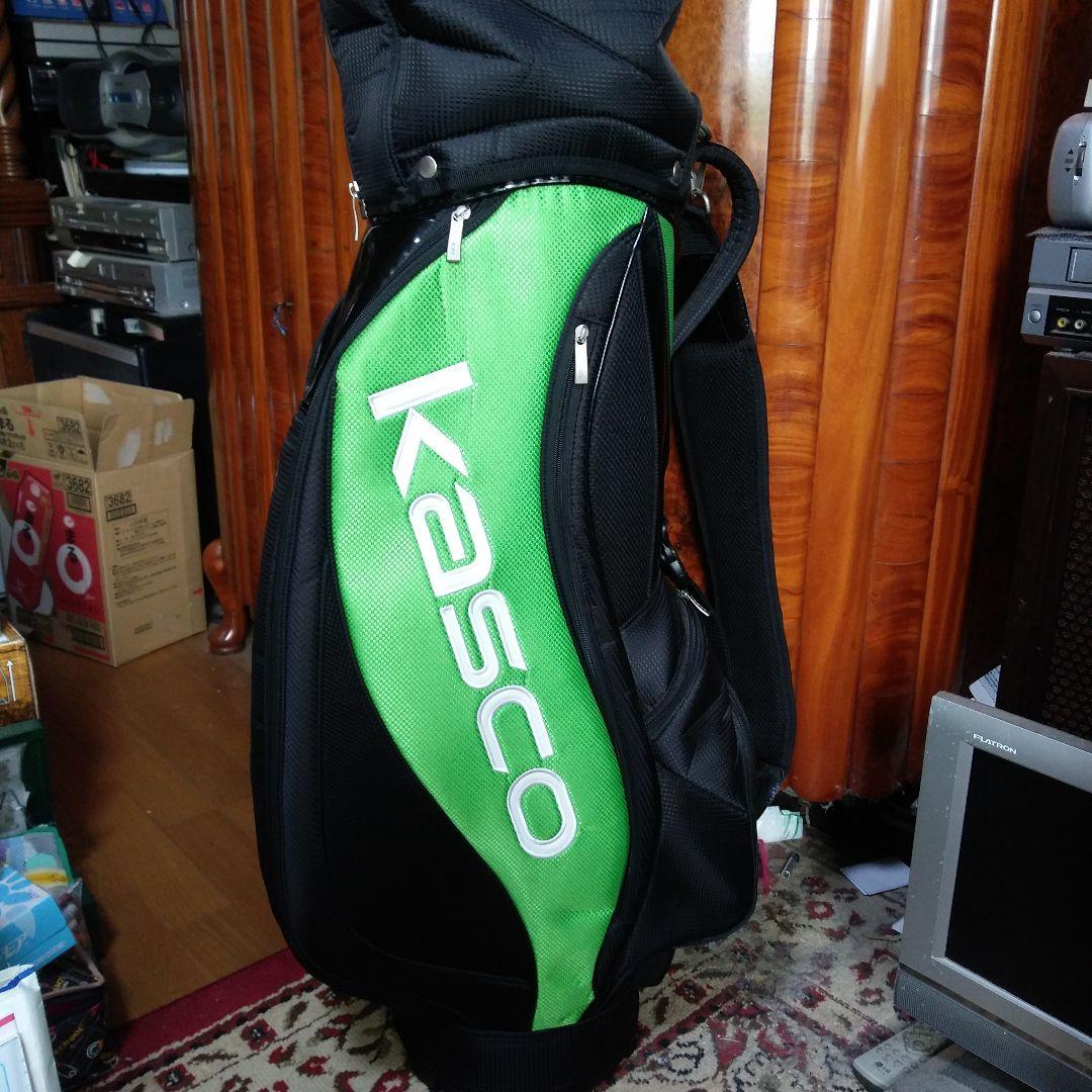 キャスコキャディバック美品、色ブラックをベースにグリーンのデザインが入ってます