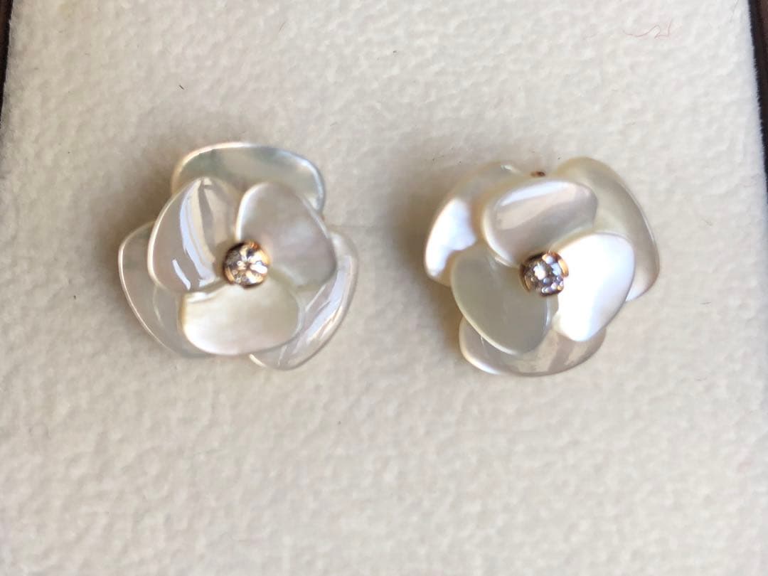 Ponte Vecchio ポンテヴェキオシェル フラワー ダイヤ ピアス
