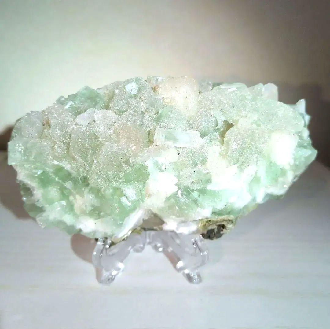 グリーンアポフィライト （魚眼石）　鉱物標本