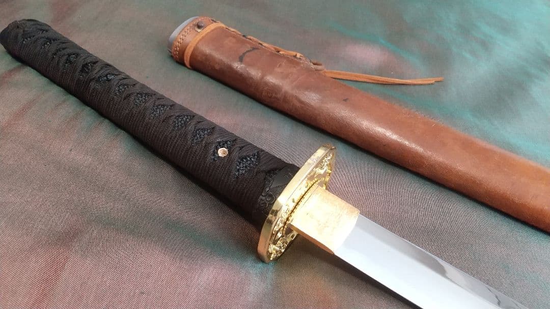 【概ね美品】模造刀 軍刀 革鞘 皮鞘 時代 ミリタリー サバゲー 日本軍 鍔