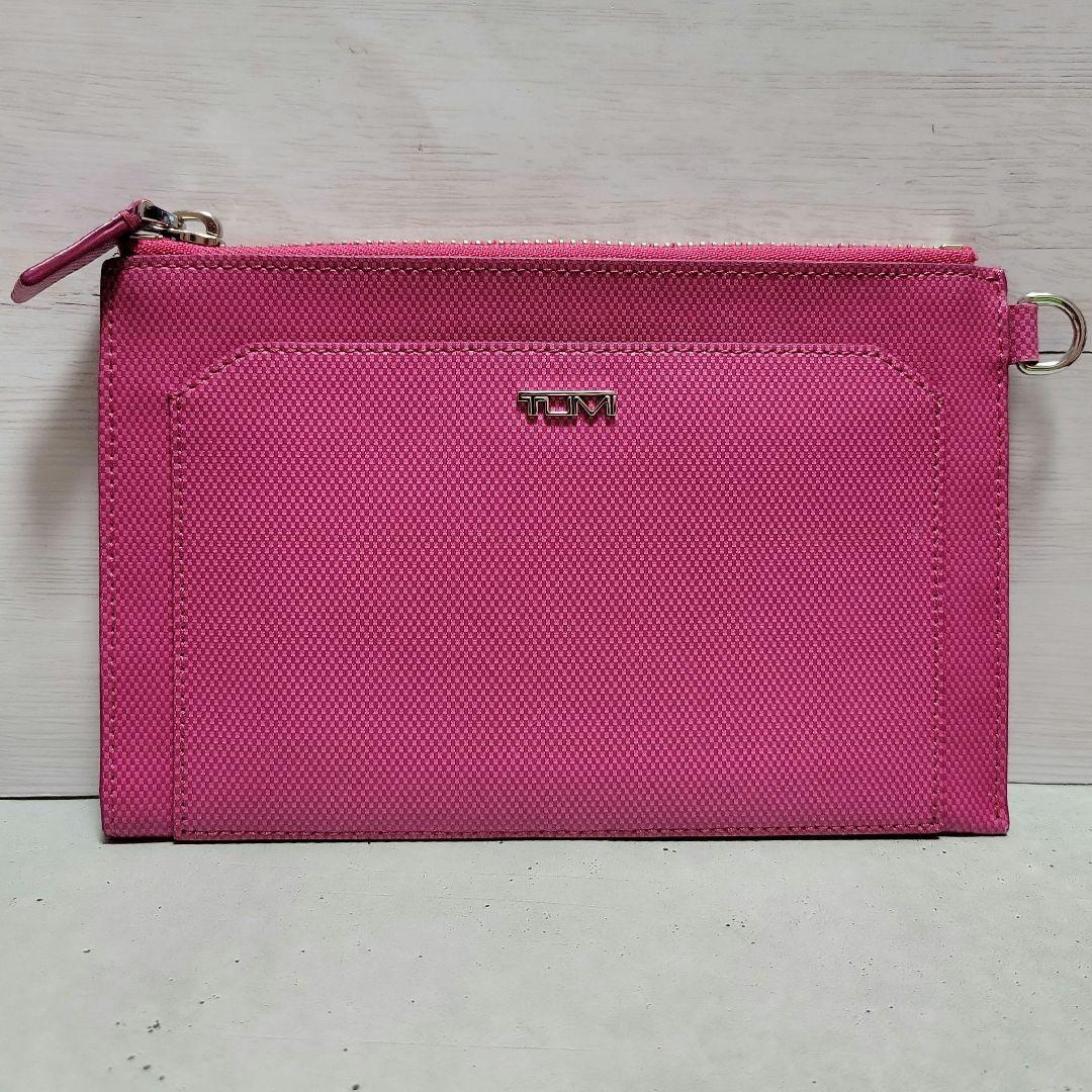 TUMI (トゥミ) レザー パスポートケース・ポーチ